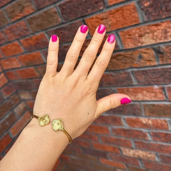 Alhambra Gold Luck 18K Gold Stainless Steel Waterproof Bracelet - Picture 8 of 10